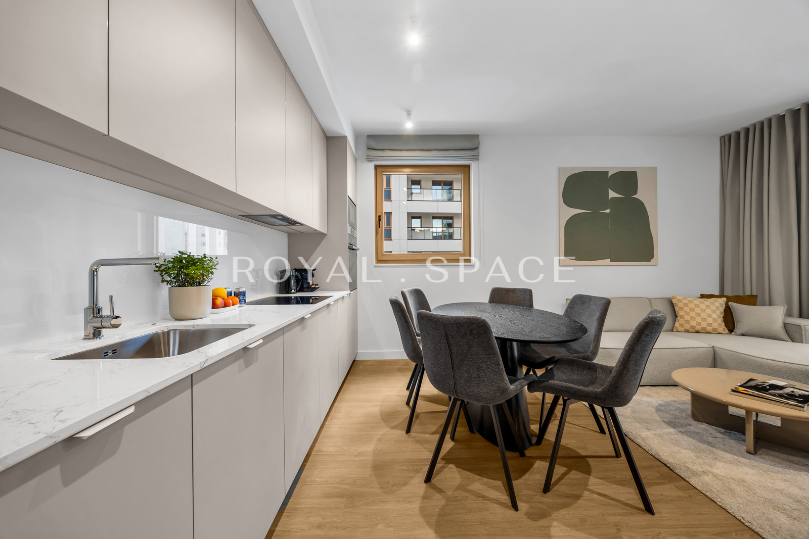 Exclusive 4-Room Apartment | Towarowa Square