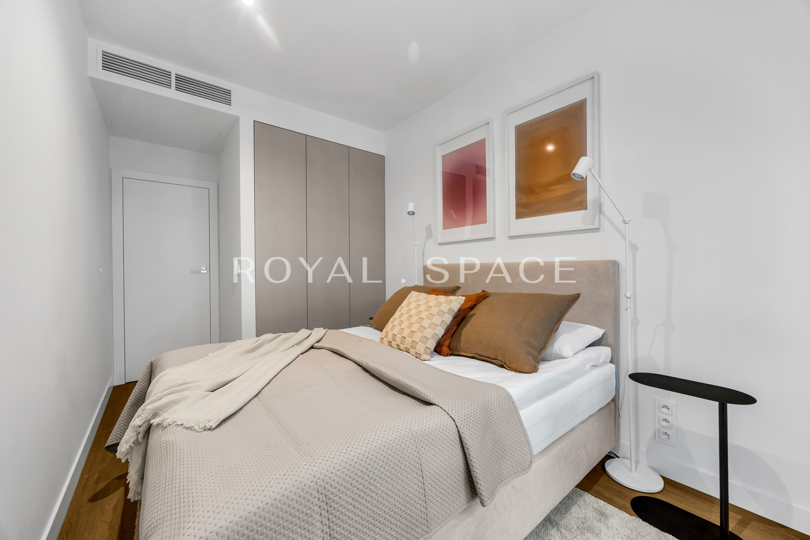 Exclusive 4-Room Apartment | Towarowa Square