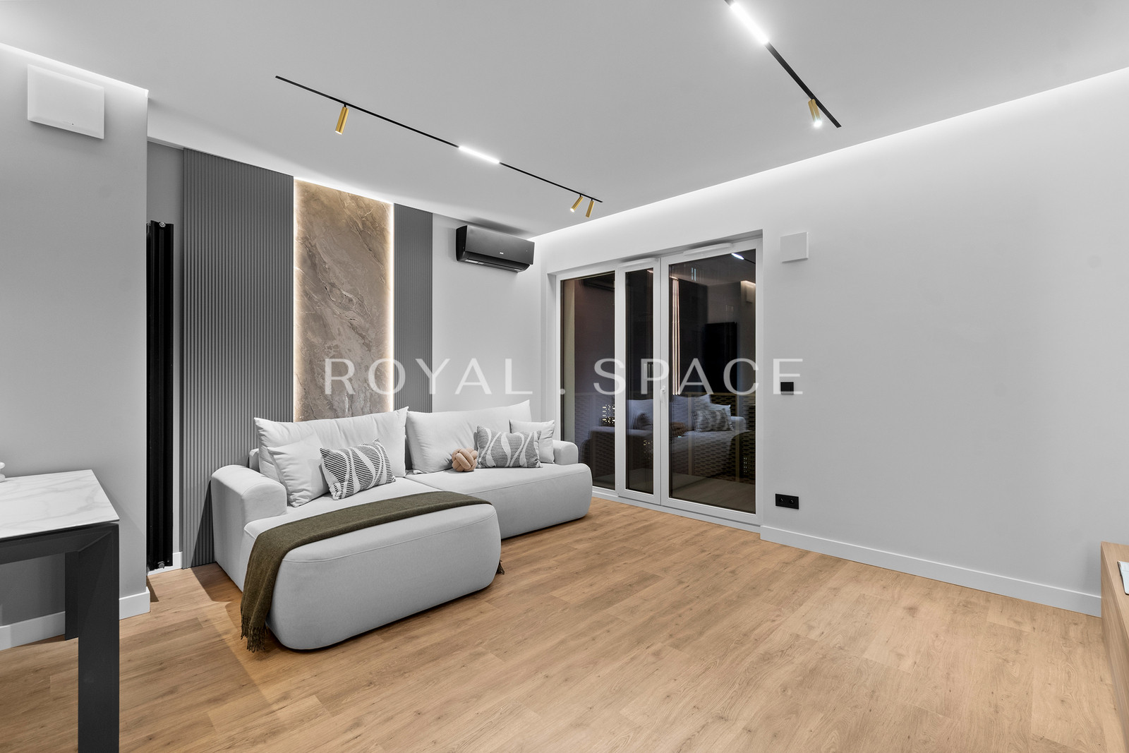 Сучасні апартаменти у Волі