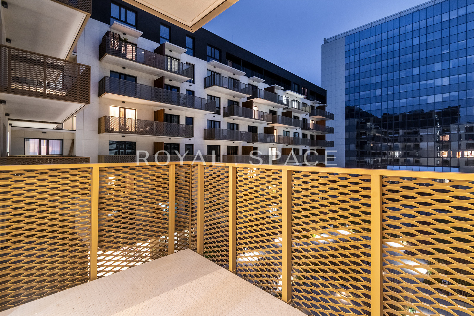 Сучасні апартаменти у Волі