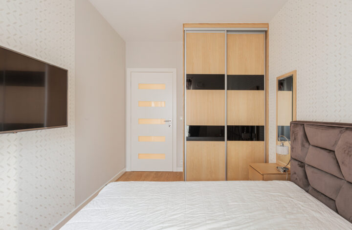 Простора квартира в Mokotów