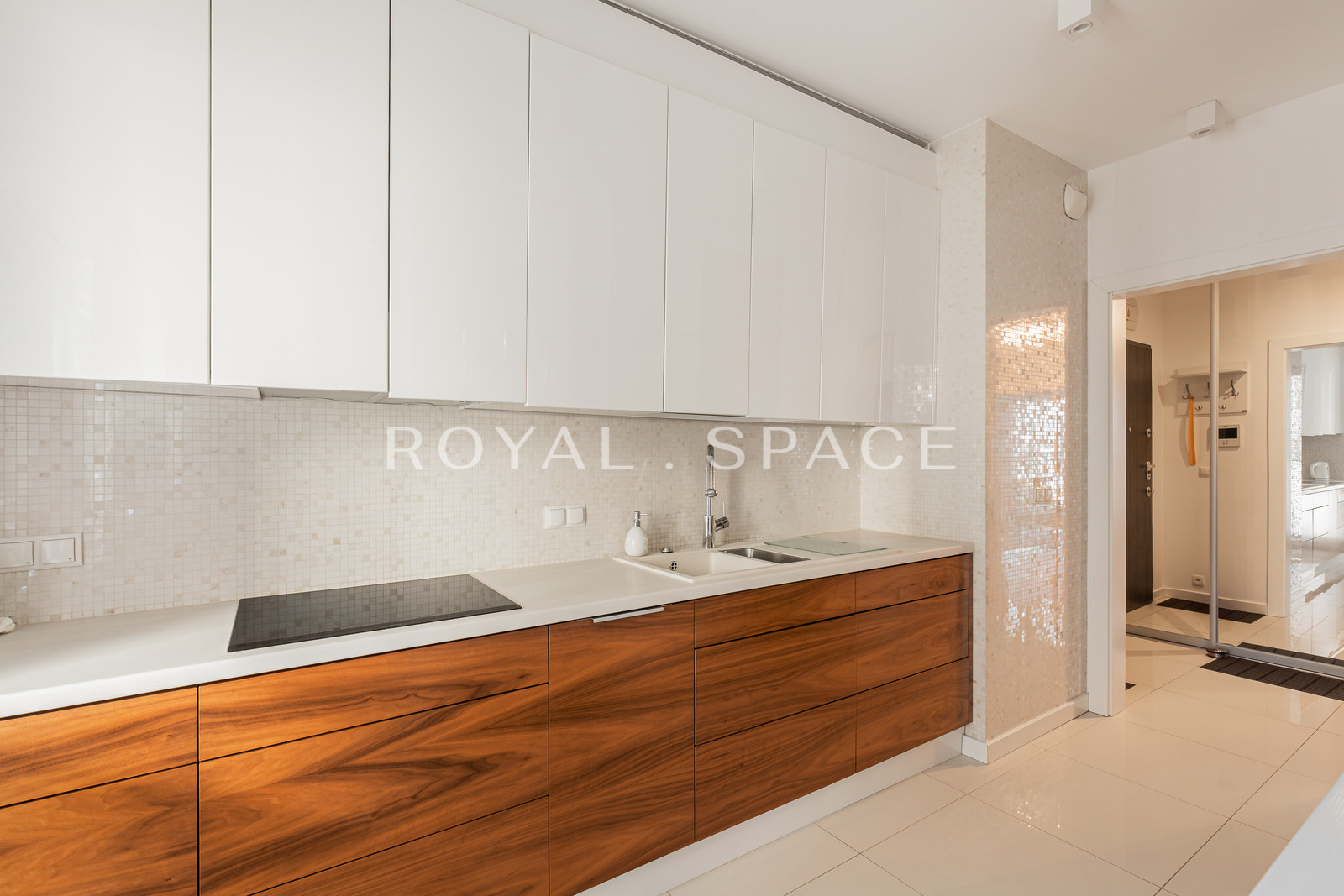 Простора квартира в Mokotów