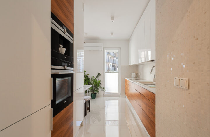 Простора квартира в Mokotów