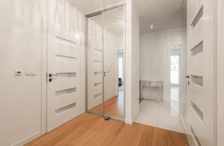 Простора квартира в Mokotów