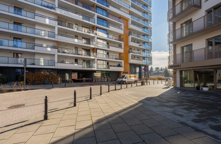 Простора квартира в Mokotów