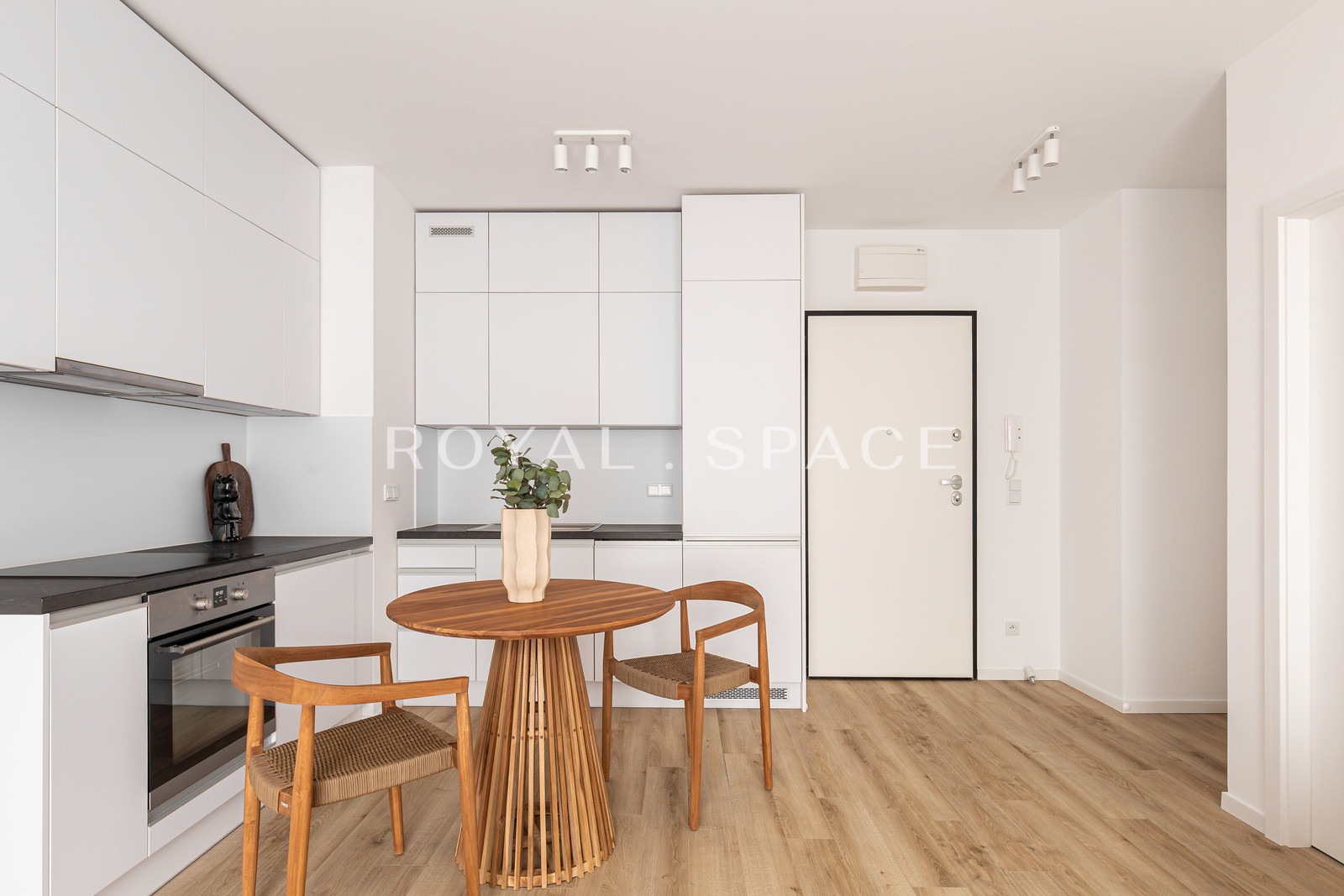 Привабливі світлі апартаменти біля Norblina