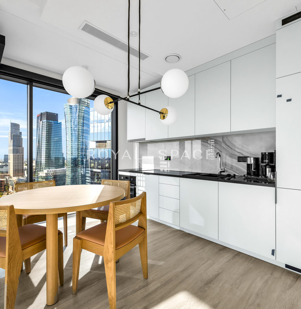 Modern apartment with a stunning view |15th floor!