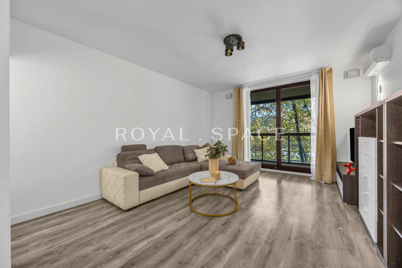 Funkcjonalny apartament koło Browarów Warszawskich
