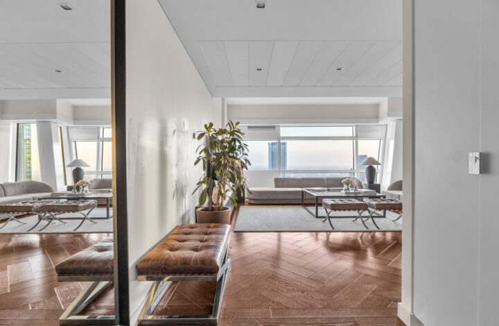 Złota 44 | Wysokie piętro | Nowoczesny apartament