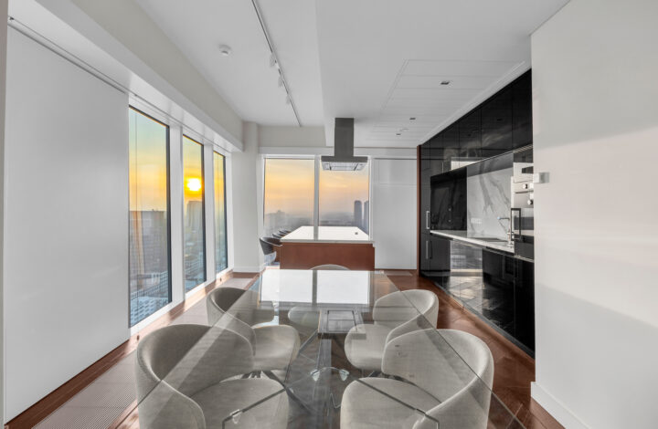 Złota 44 | Wysokie piętro | Nowoczesny apartament