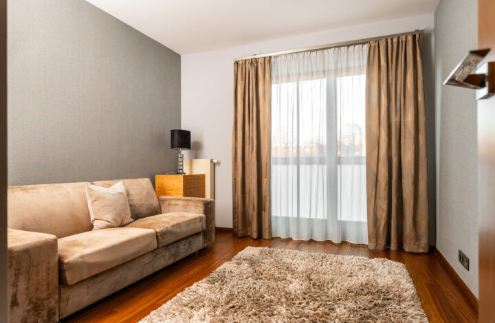 Luxurious 4-bedroom apartment next to Old Town!