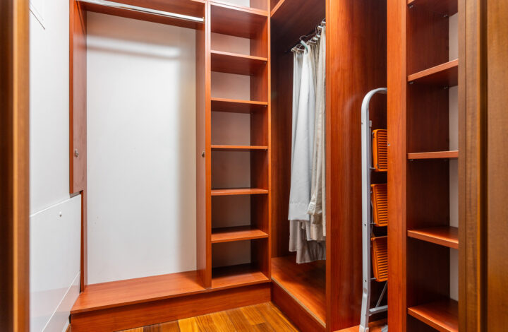 Luxurious 4-bedroom apartment next to Old Town!