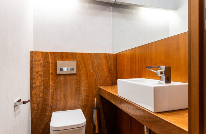 Luxurious 4-bedroom apartment next to Old Town!