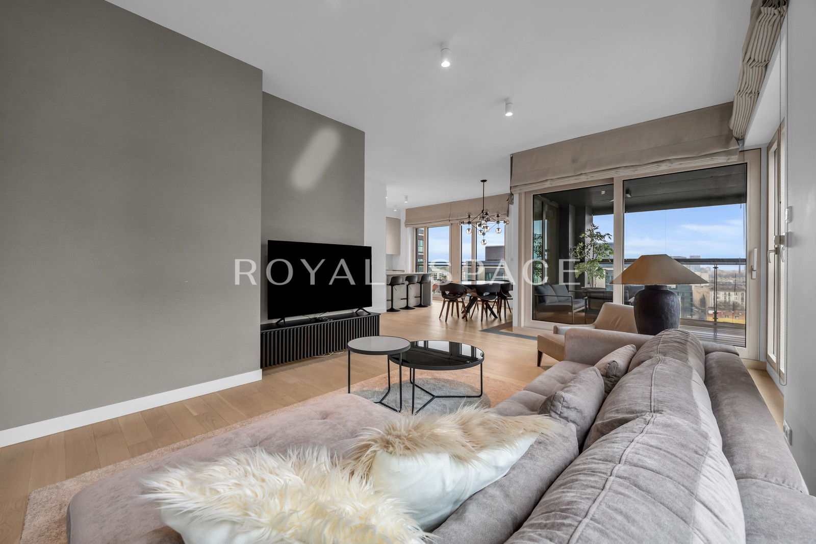 Apartament na 13 piętrze w Mennica Residence!