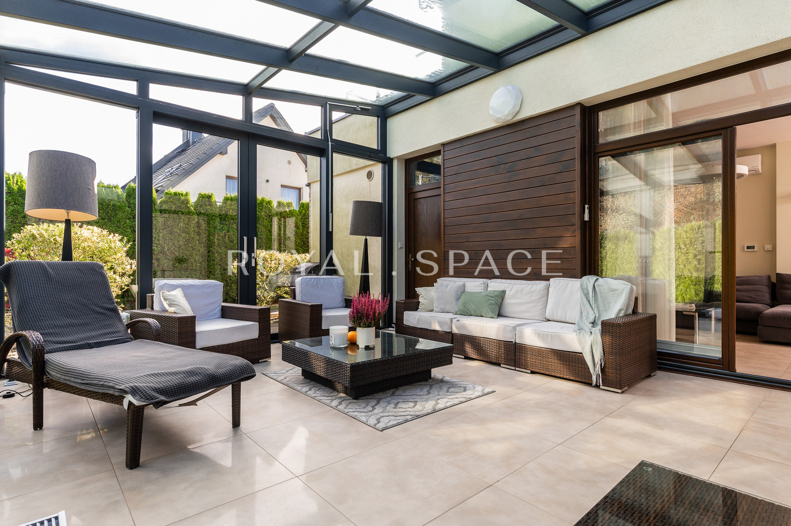 Унікальний будинок із зимовим садом | Паркове пагорб