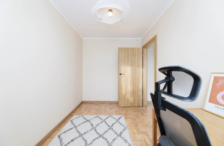 Jasne mieszkanie w zielonej okolicy z loggią!