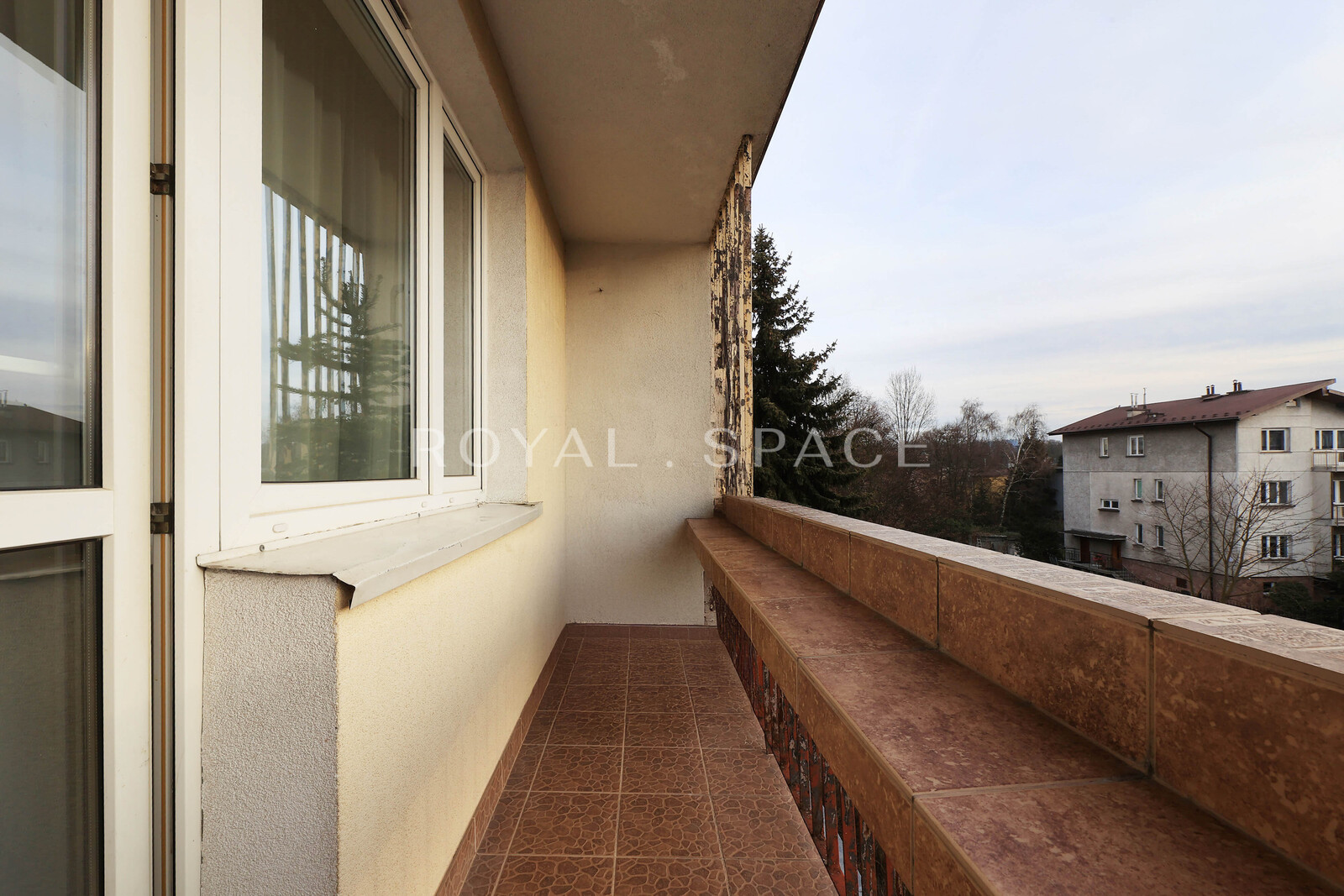 Jasne mieszkanie w zielonej okolicy z loggią!