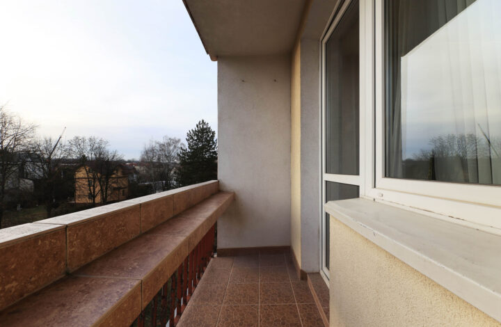 Jasne mieszkanie w zielonej okolicy z loggią!