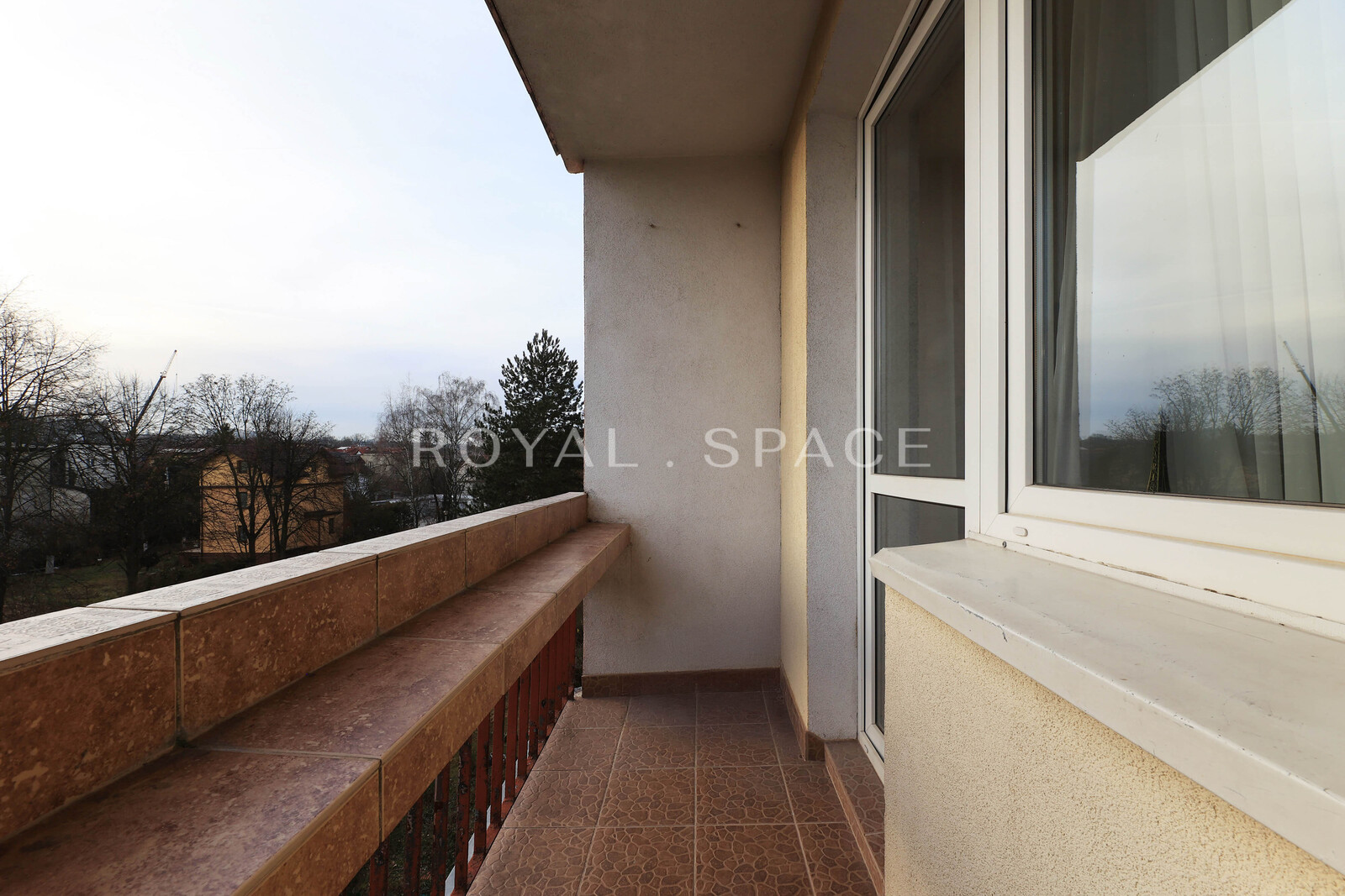 Jasne mieszkanie w zielonej okolicy z loggią!