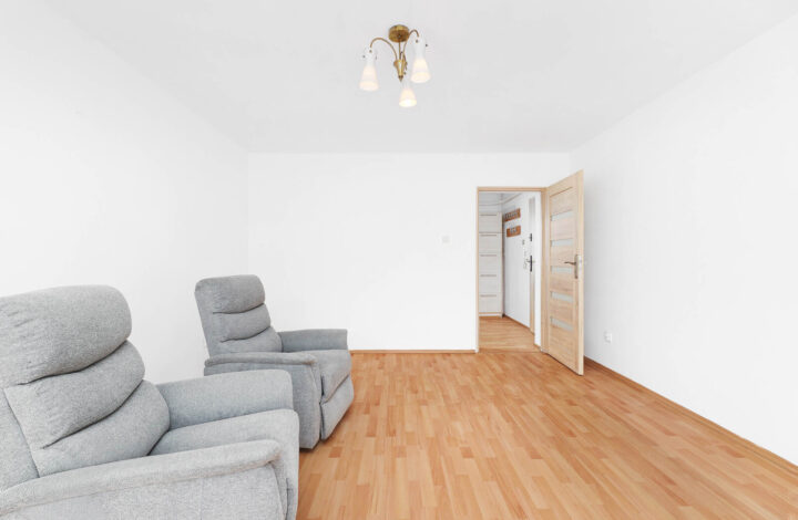 Jasne mieszkanie z loggią!