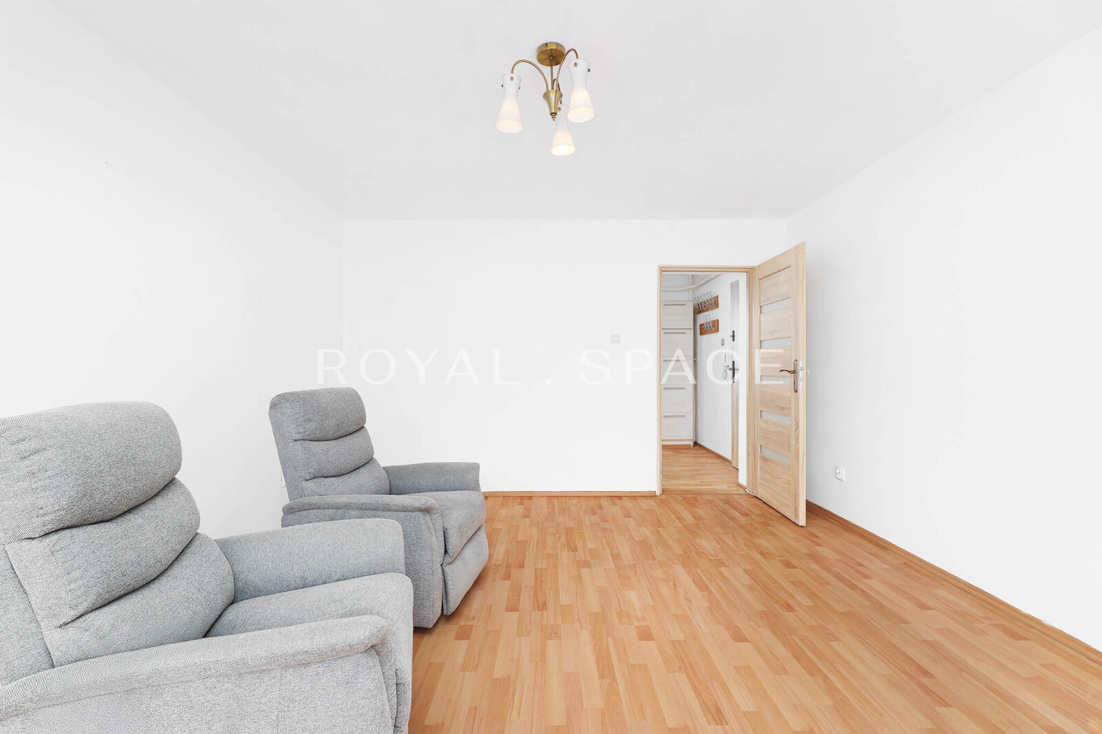 Jasne mieszkanie z loggią!