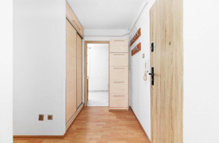 Jasne mieszkanie z loggią!