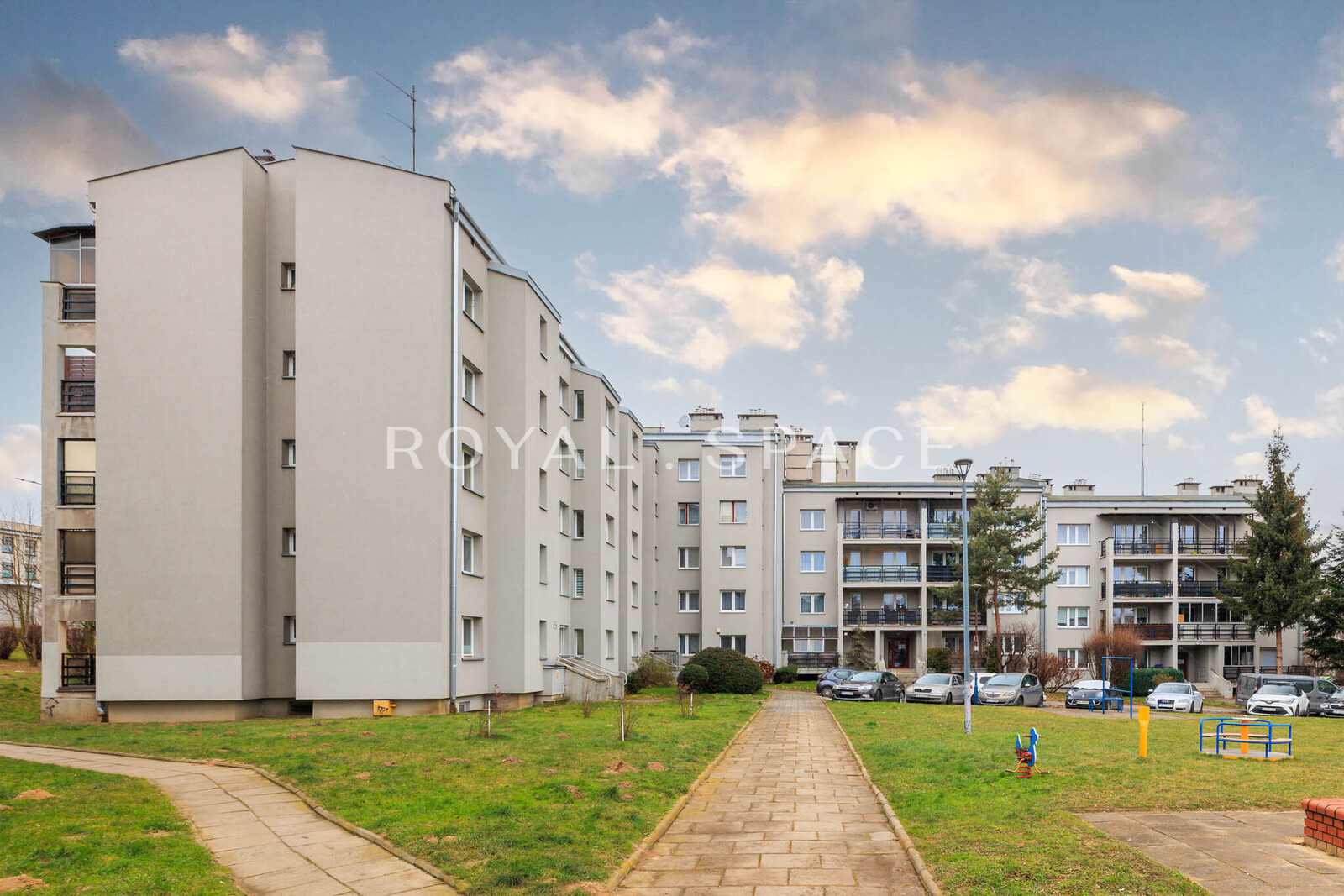 Jasne mieszkanie z loggią!