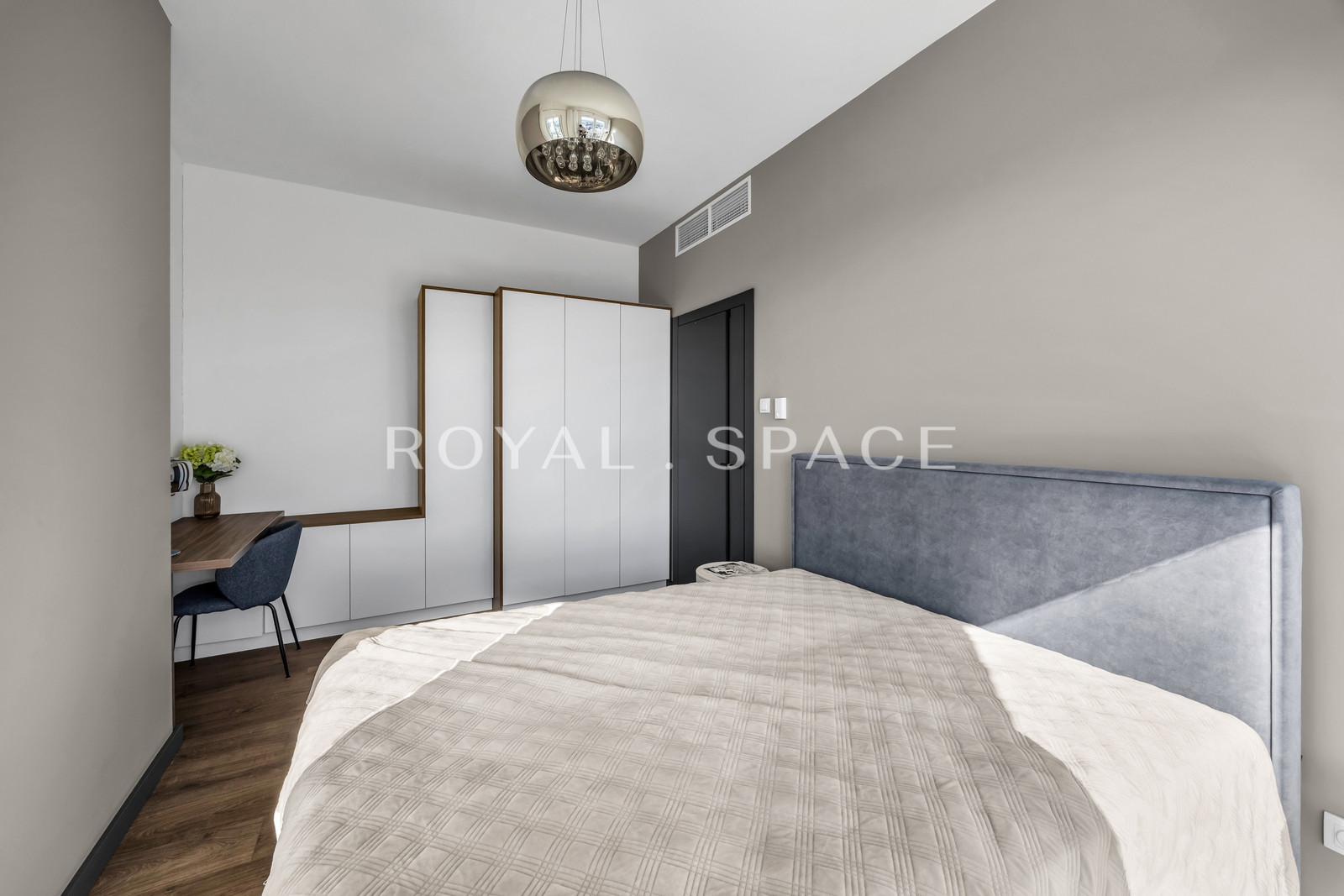 4 Room Apartment  on Wola with View