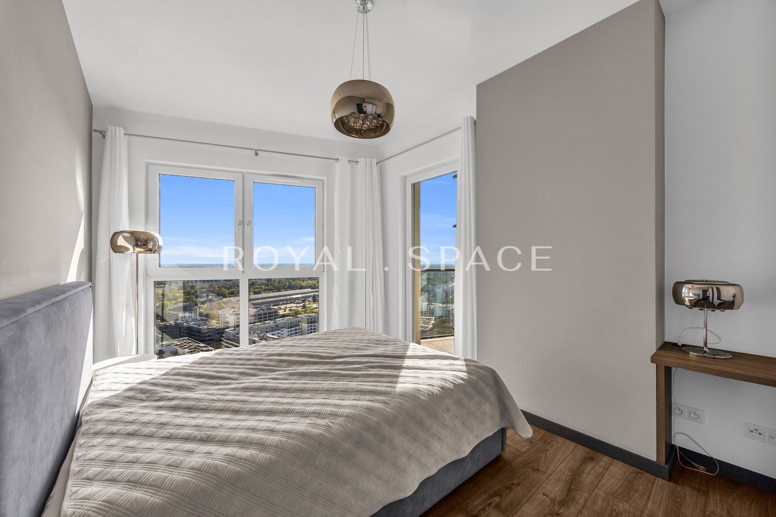 4 Room Apartment  on Wola with View