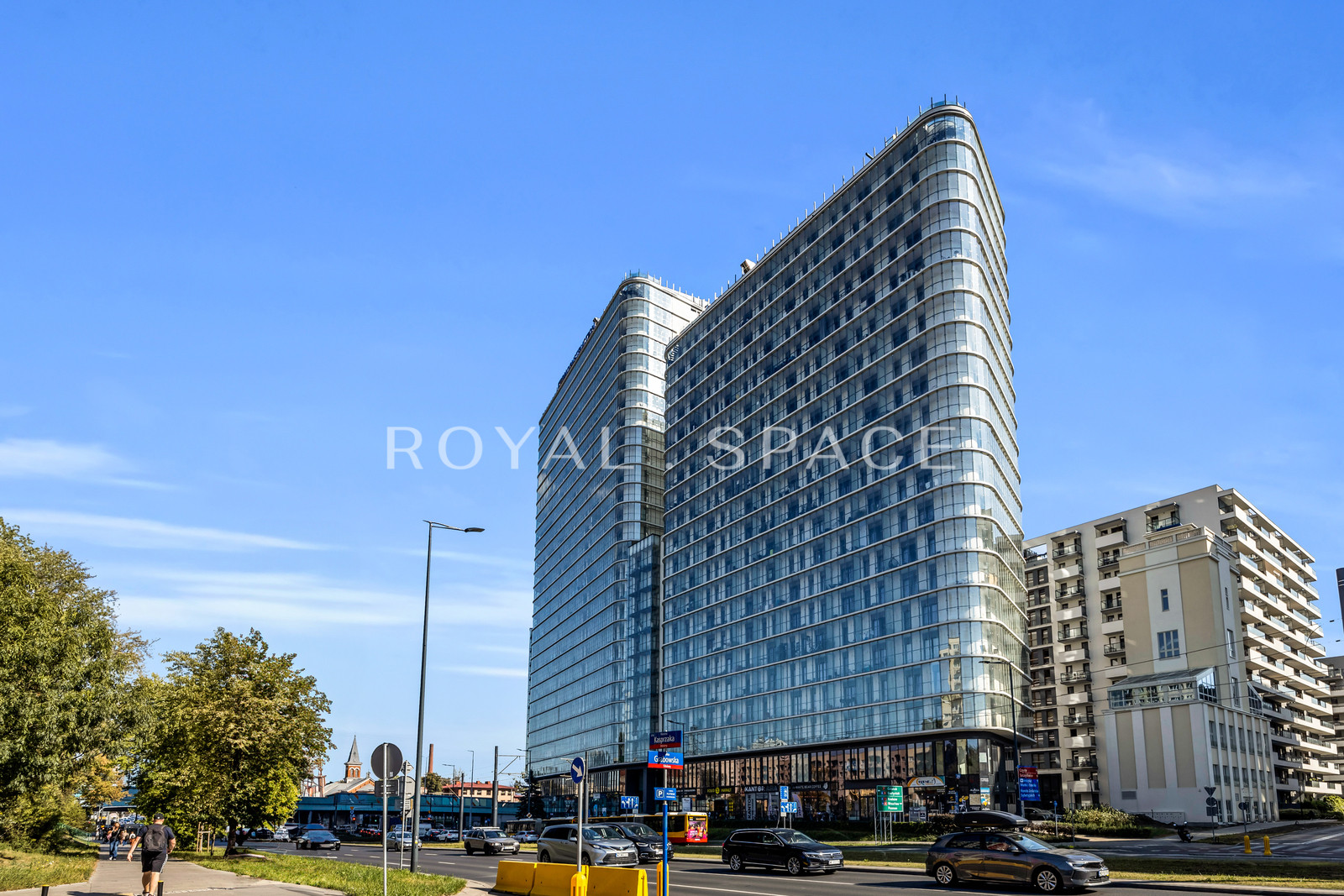 4 Room Apartment  on Wola with View