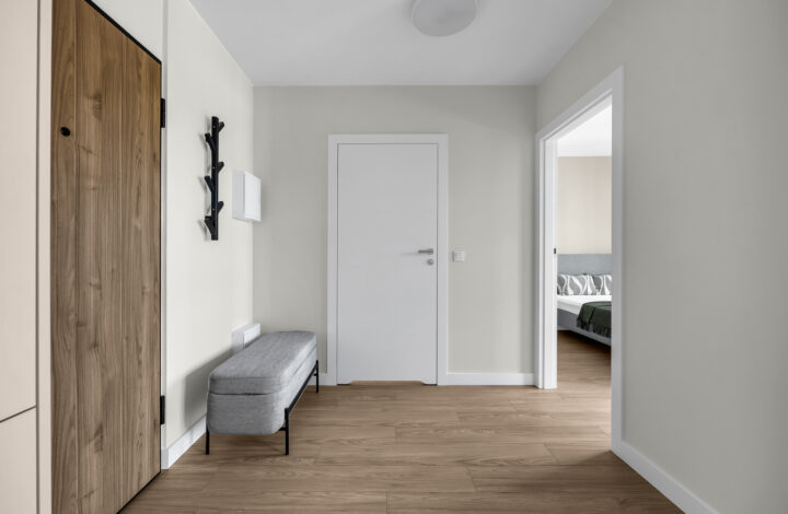 Modern 1-Bedroom Apartment with Balcony