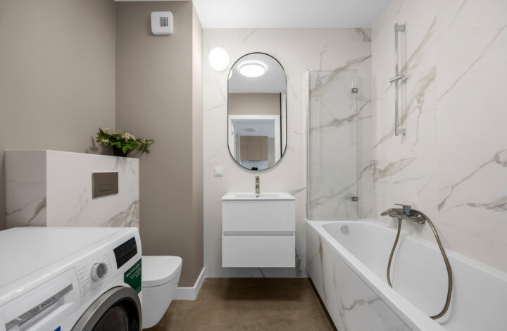 Modern 1-Bedroom Apartment with Balcony