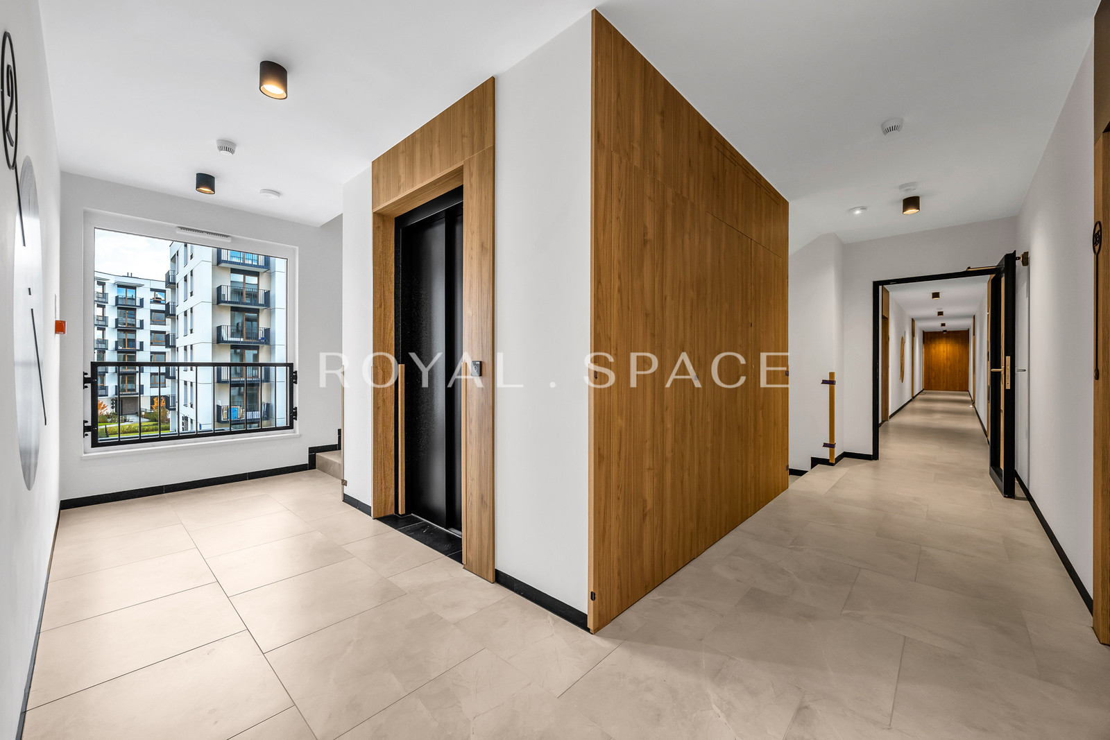 Modern 1-Bedroom Apartment with Balcony