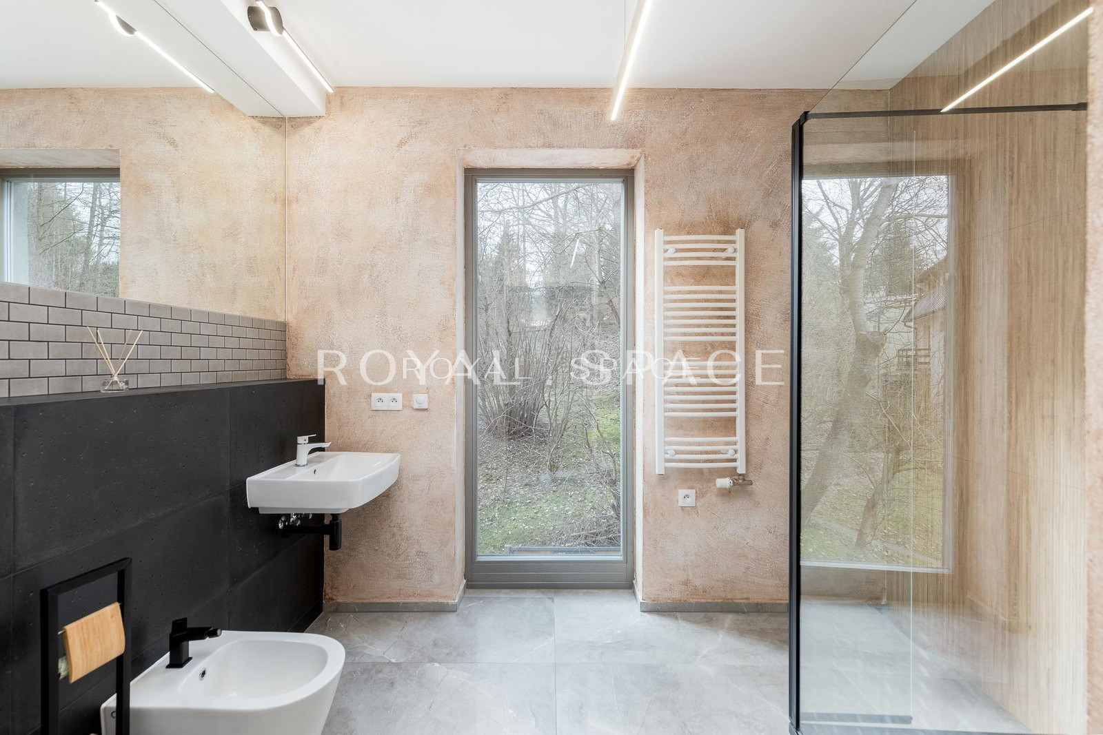 Przestronny dom pod działalność z ogrodem!