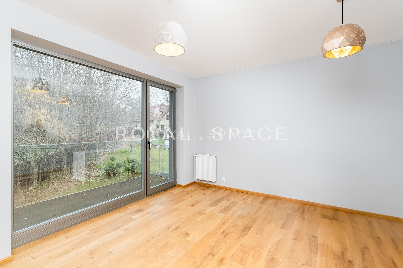 Przestronny dom pod działalność z ogrodem!