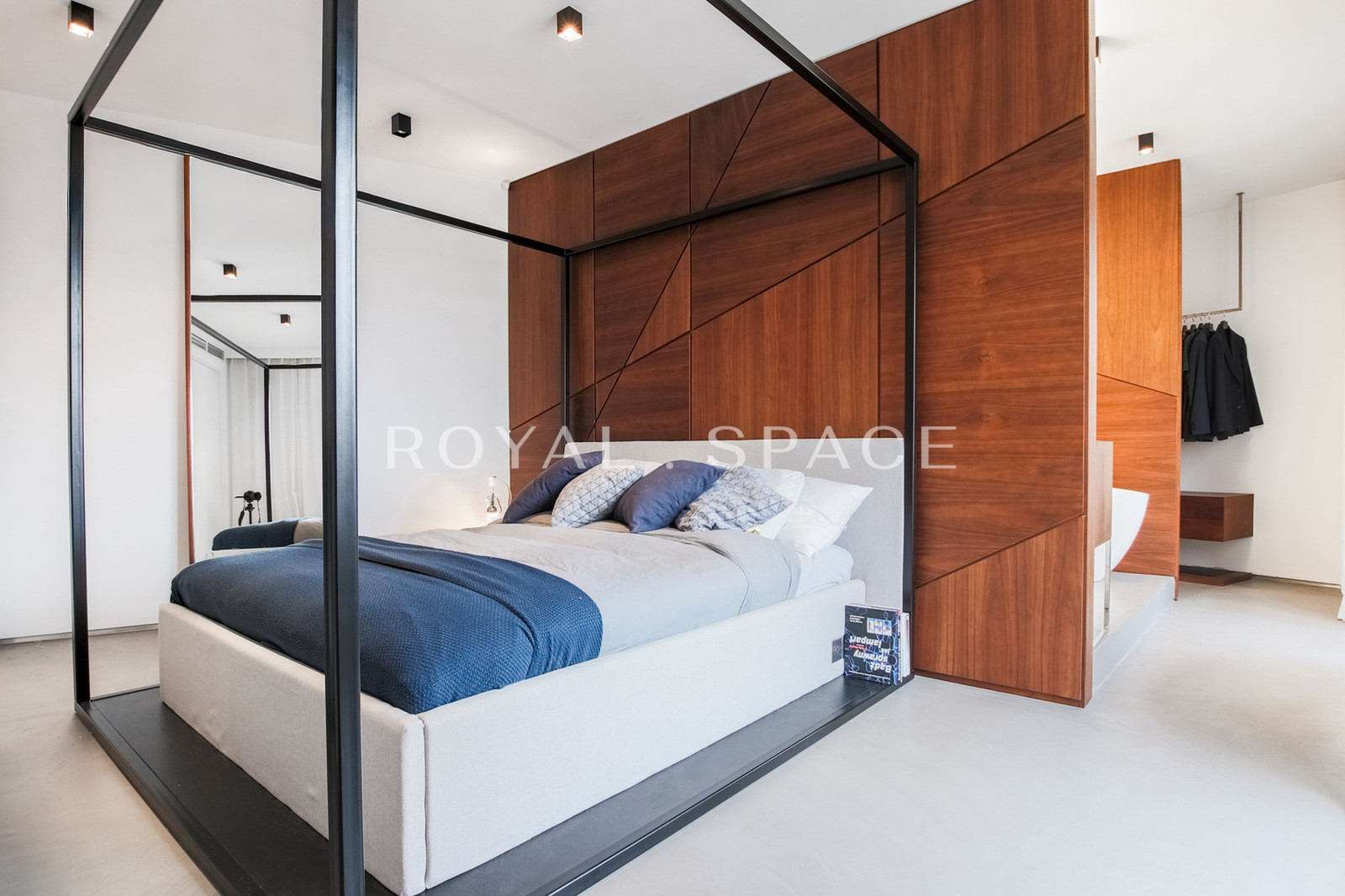 Стильна квартира на останньому поверсі!