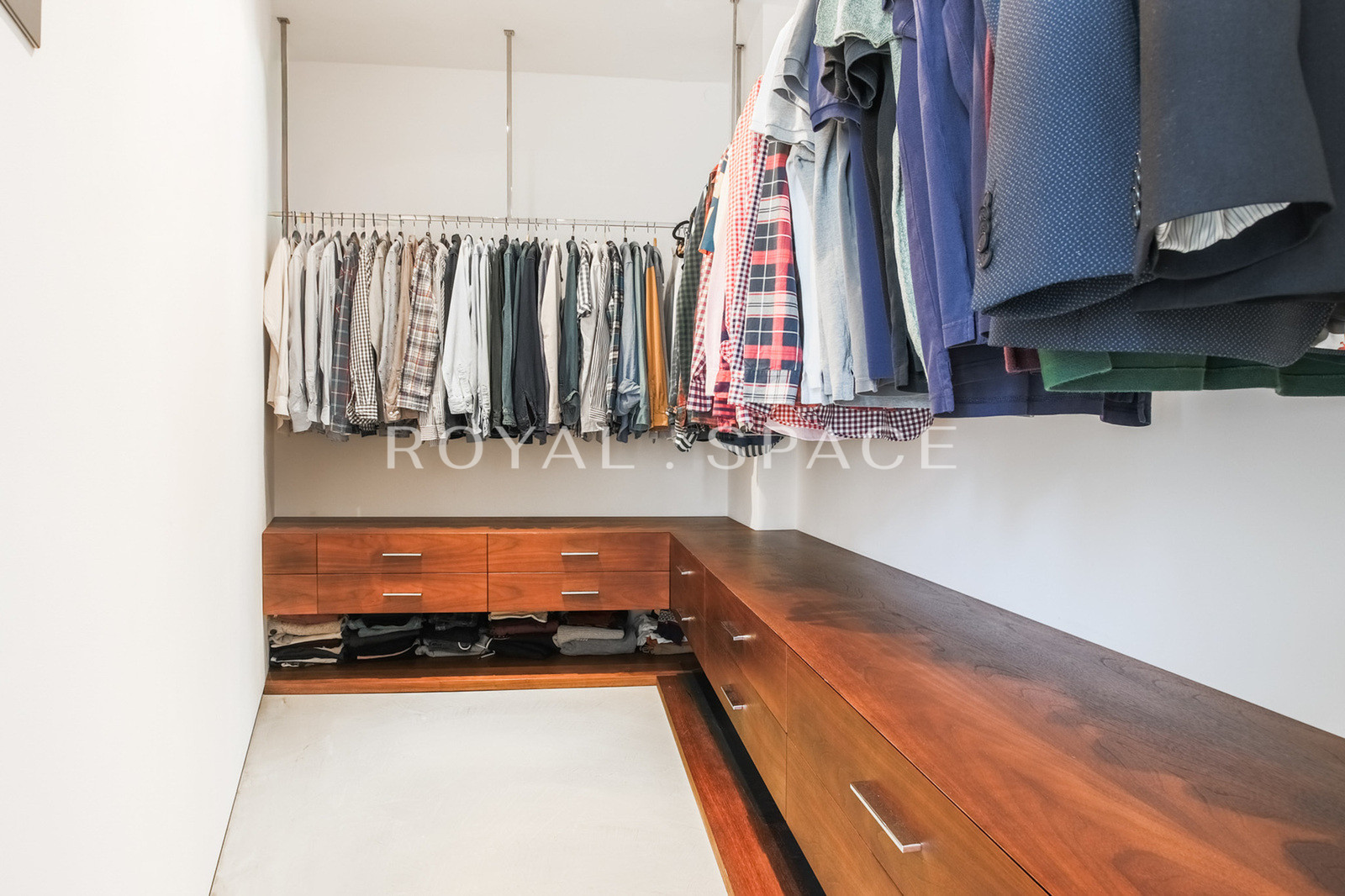 Стильна квартира на останньому поверсі!