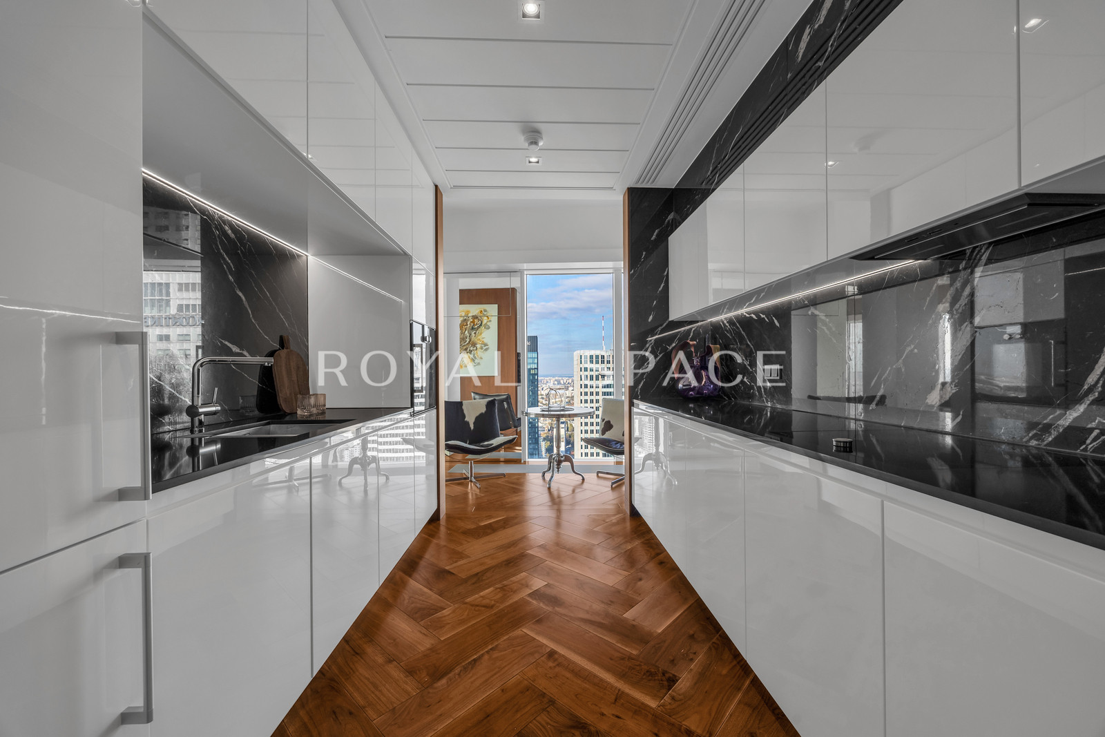 Prestigious High-Floor Apartment | Złota 44