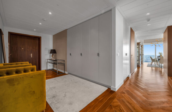 Prestigious High-Floor Apartment | Złota 44