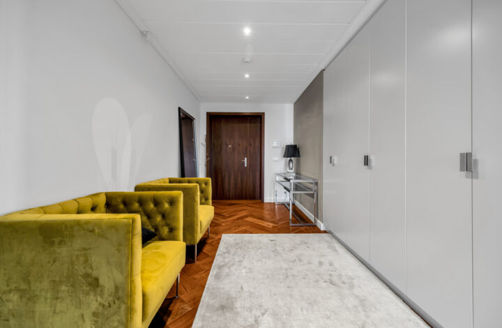 Prestigious High-Floor Apartment | Złota 44