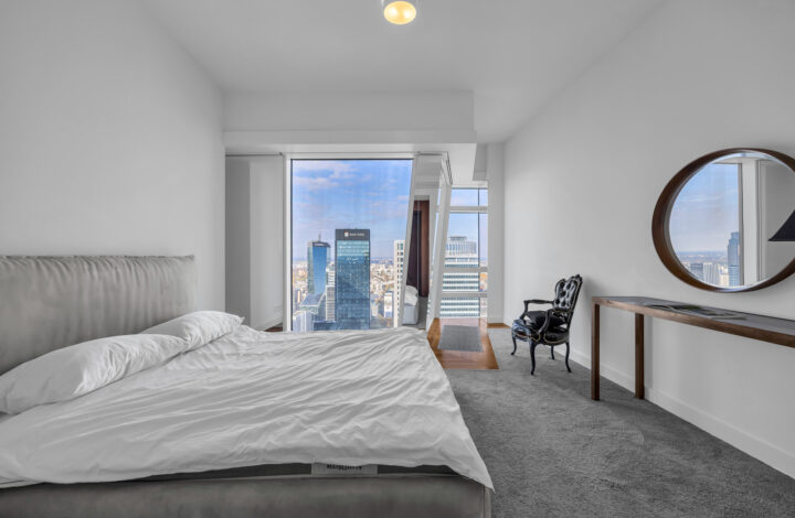 Prestigious High-Floor Apartment | Złota 44