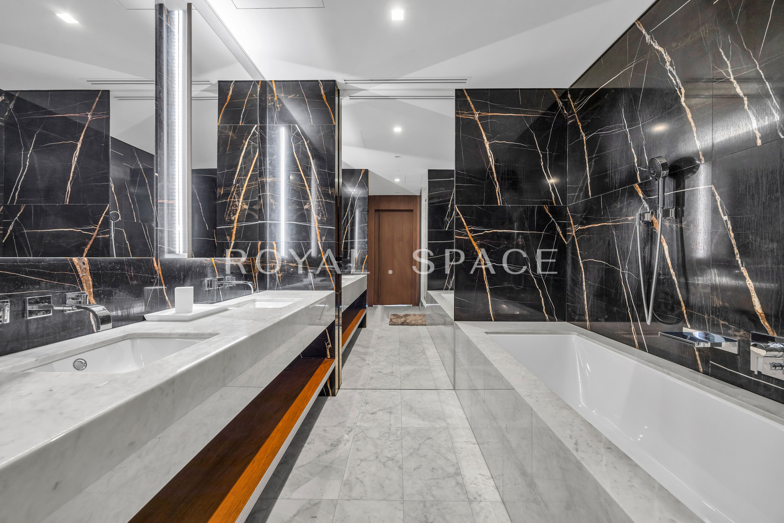 Prestigious High-Floor Apartment | Złota 44