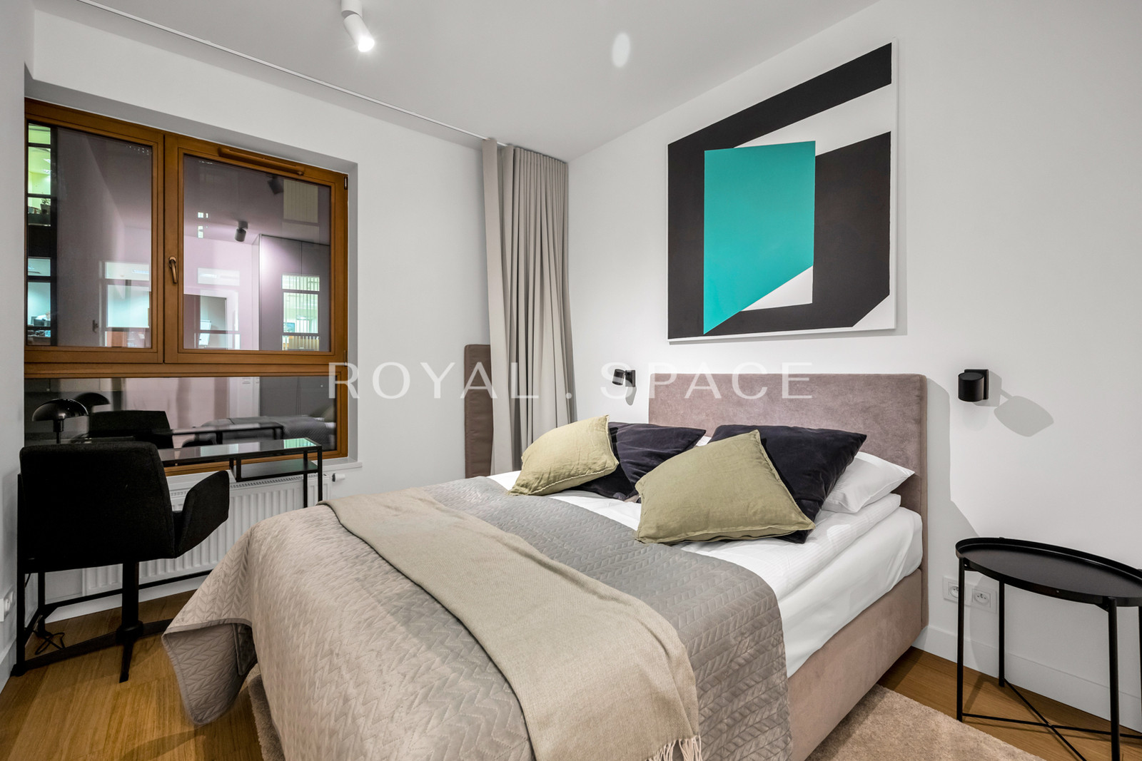 Люксовий просторий апартамент в оренду!