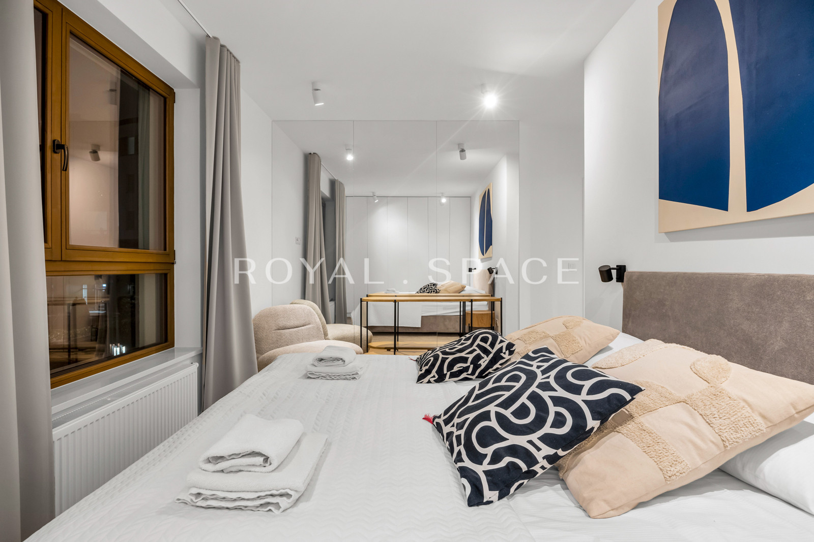 Люксовий просторий апартамент в оренду!