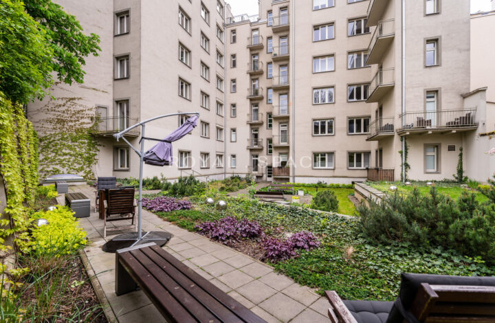 Penthouse overlooking the Wawel Castle