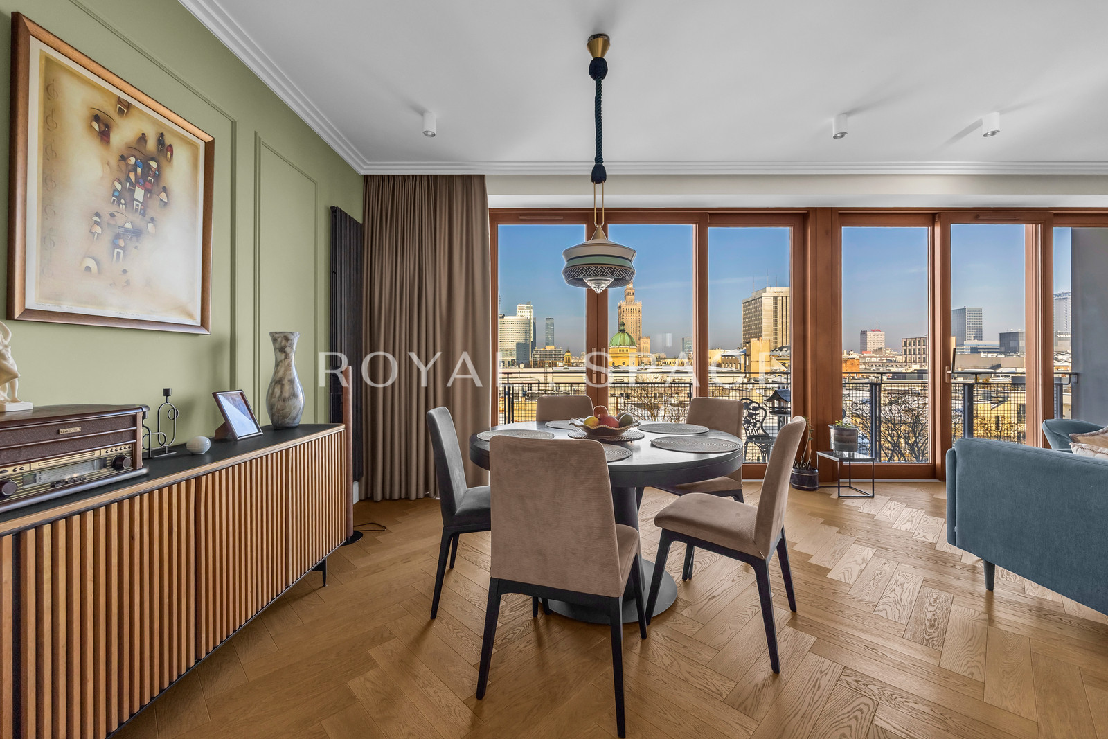 Верхний этаж отеля Emilii Plater с потрясающим видом!