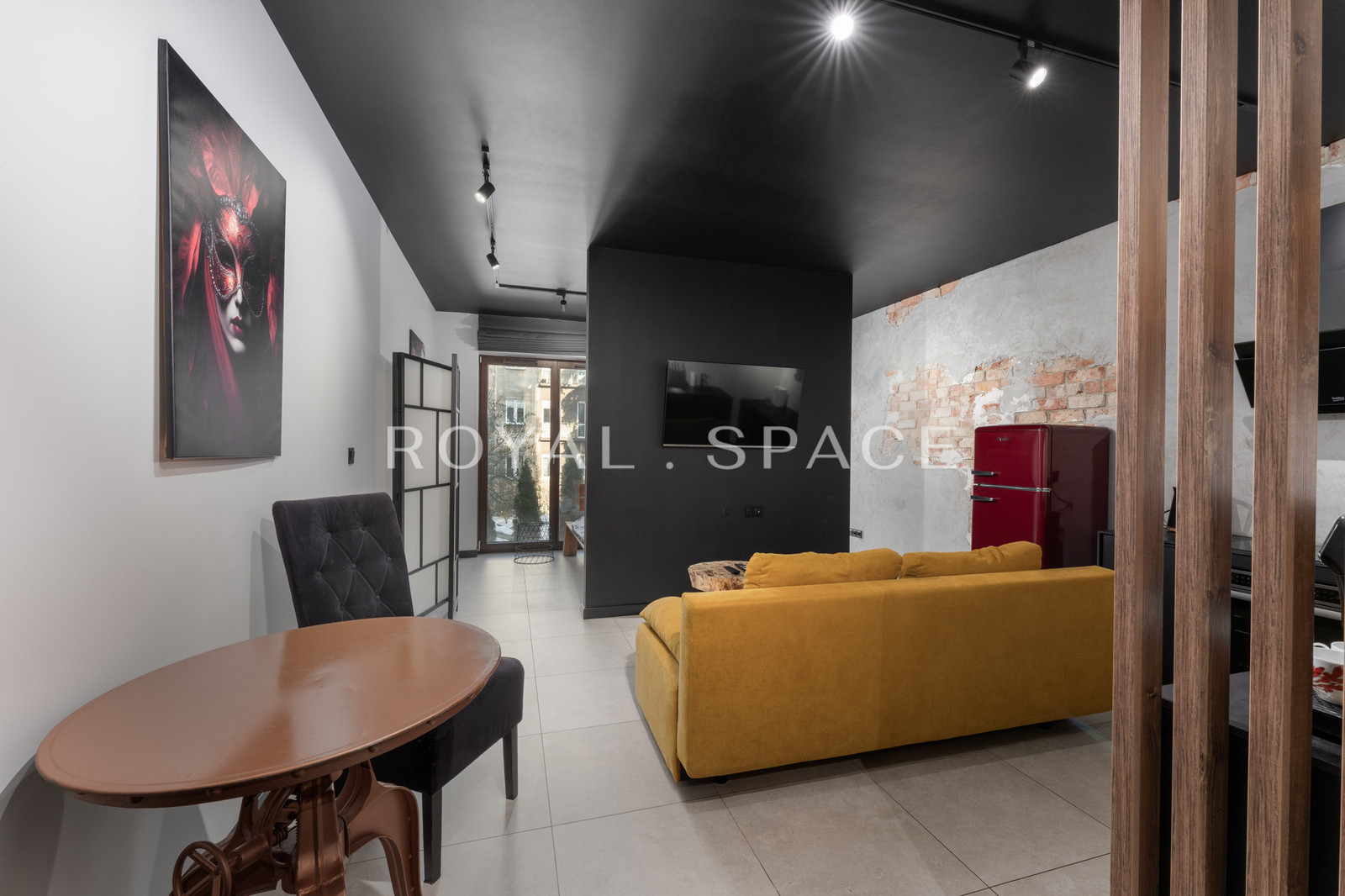 Стильний апартамент у престижній локації | Salwator