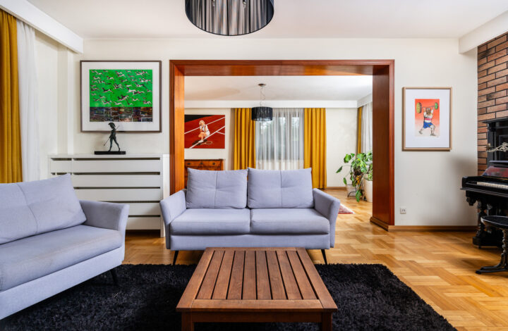 Затишний будинок з терасою та басейном!