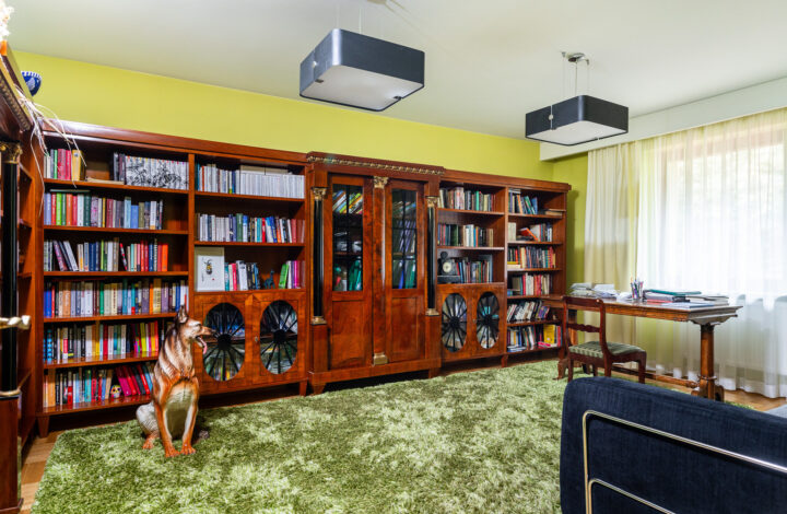 Затишний будинок з терасою та басейном!