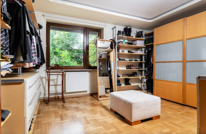 Затишний будинок з терасою та басейном!